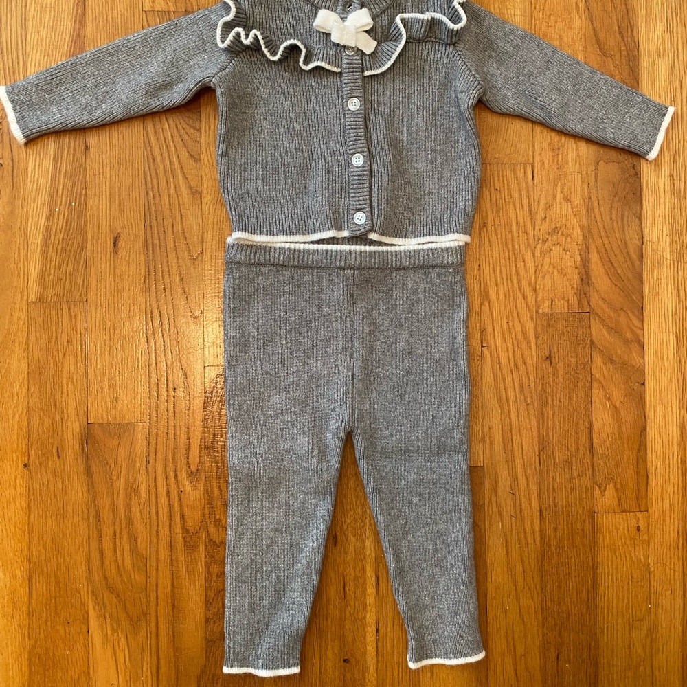 Btween Baby 12M Gray Ruffle Knit Cardigan Set